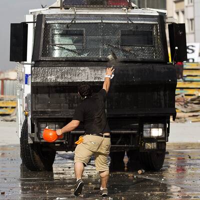Straßenschlacht in Istanbul