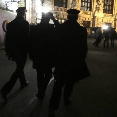 2.000 Polizisten im Ball-Einsatz