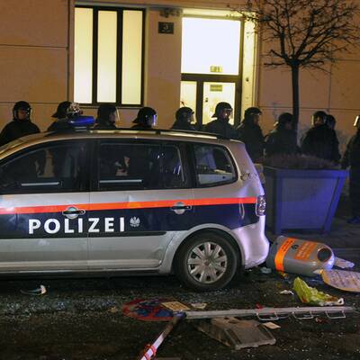 2.000 Polizisten im Ball-Einsatz
