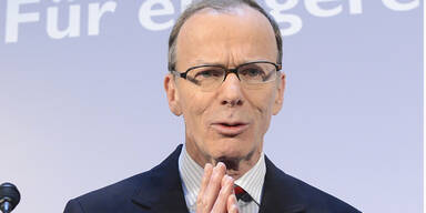 Dreier-Match um Platz Eins