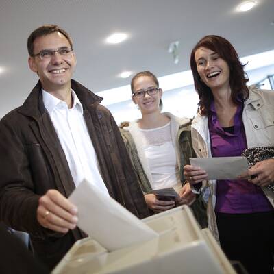 SPÖ-Vorsitzender Ritsch und seine Gattin im Wahllokal