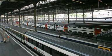 Frau von Zug überrollt - unverletzt!