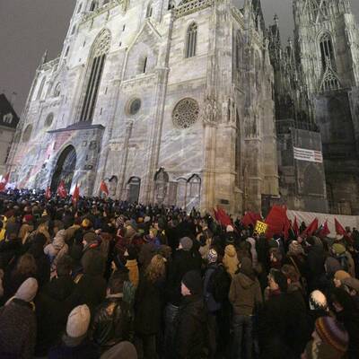 2.000 Polizisten im Ball-Einsatz