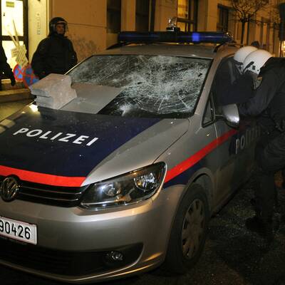 2.000 Polizisten im Ball-Einsatz