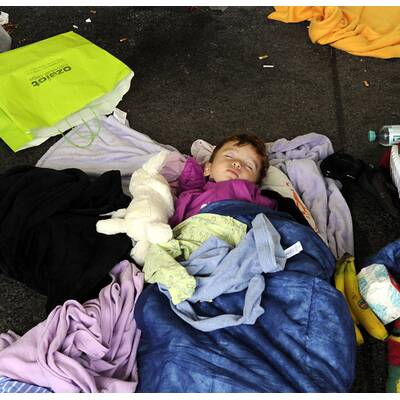 Flüchtlinge am Westbahnhof in Wien