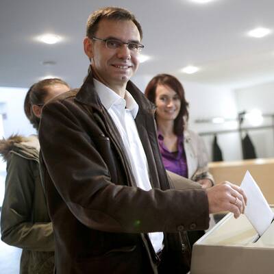 SPÖ-Vorsitzender Ritsch und seine Gattin im Wahllokal