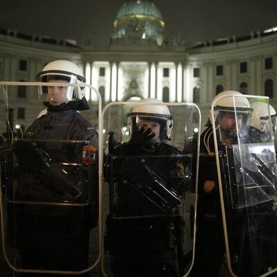 2.000 Polizisten im Ball-Einsatz