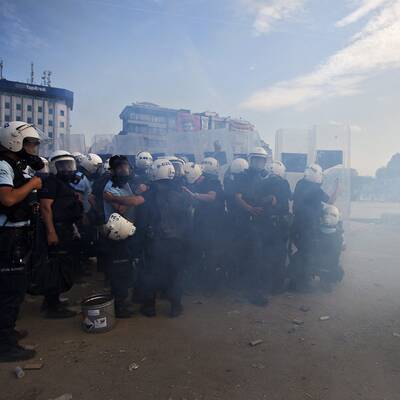 Straßenschlacht in Istanbul