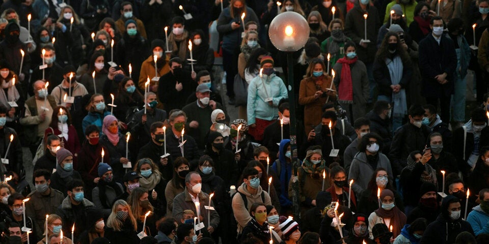Emotionale Gedenk-Kundgebung nach Terror in Wien