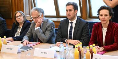 Beamten-Verhandlungen: Markus Marterbauer, Alexander Pröll, Martina von Künsberg Sarre