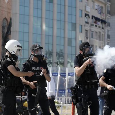 Straßenschlacht in Istanbul