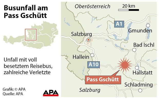 Schwerer Busunfall in OÖ: 24 Verletzte