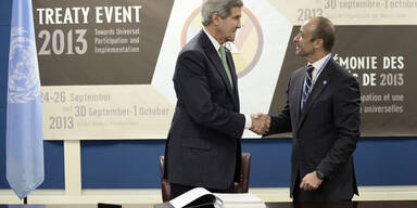 USA unterzeichnet globalen Waffen-Deal