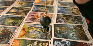 Arbeitsamt bezahlt Ausbildung zum Hellseher