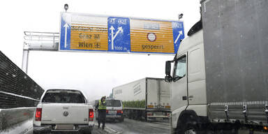 Wintereinbruch führt zu Verkehrschaos