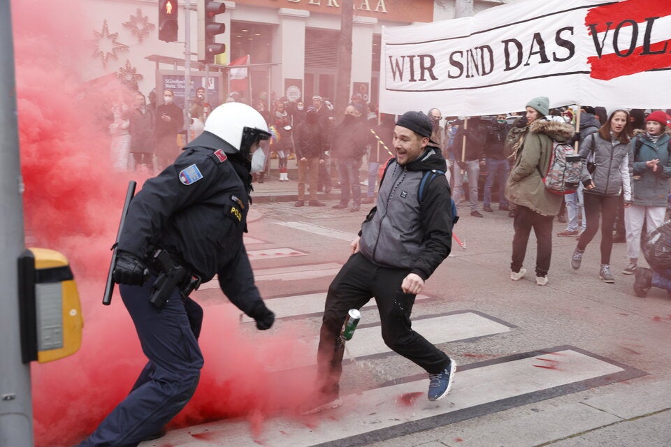 Polizeieinsatz bei einer Demonstration gegen die Corona-Maßnahmen