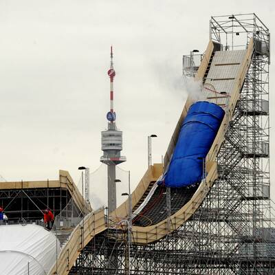 Mitten auf der Donauinsel:  Die Fridge-Festival Schanze