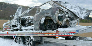 Duo z&uuml;ndet B&ouml;ller in Pkw: "Wie Bombe"