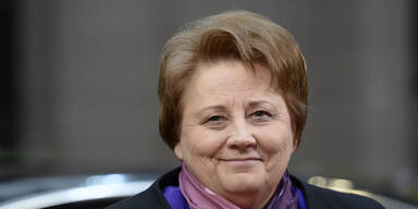 Ministerpr&auml;sidentin Straujuma wirft Handtuch