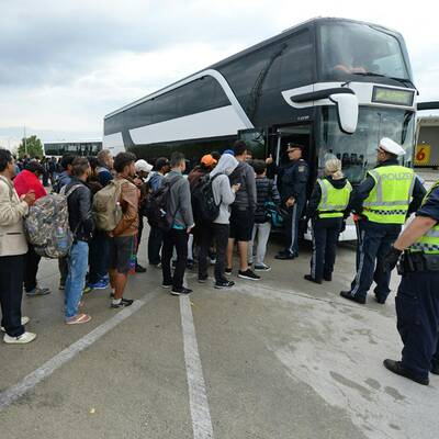 Flüchtlinge am Westbahnhof in Wien