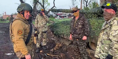 Wagner-S&ouml;ldner zusammen mit Prigoschin