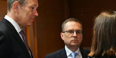 Kopie von Sein Anwalt Michael Rohregger und &Ouml;VP-Klubobmann August W&ouml;ginger