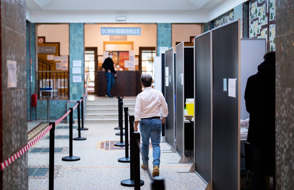 Impfstraße im Hallenbad Amalienbad