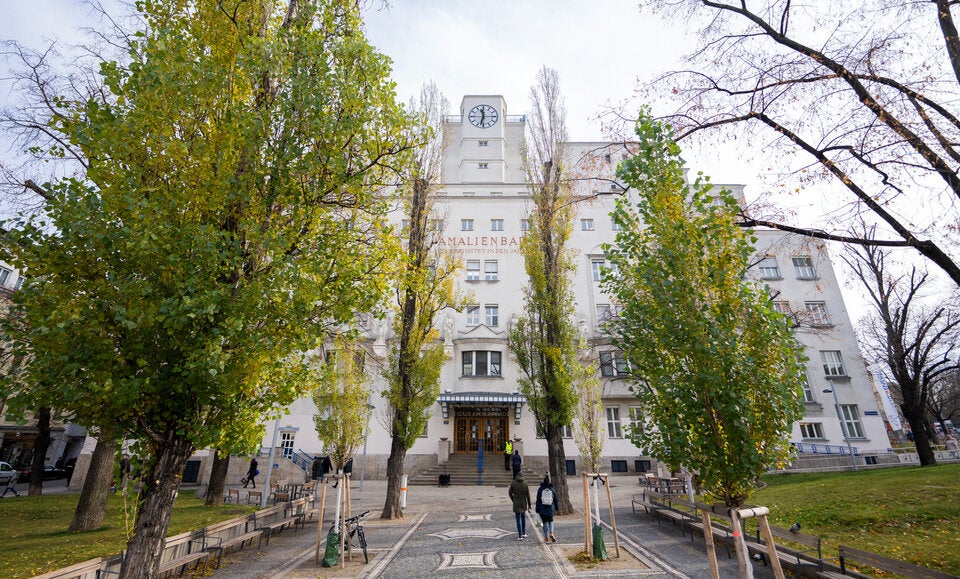 Impfstraße im Hallenbad Amalienbad