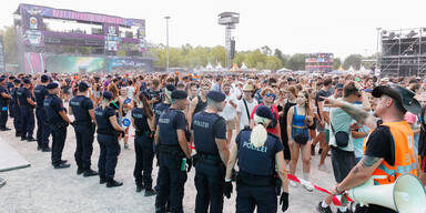 Frequency Polizei Räumung