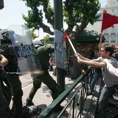 Ausschreitungen in Athen eskalieren