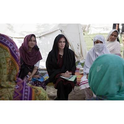 Angelina Jolie traf Flutopfer in Pakistan