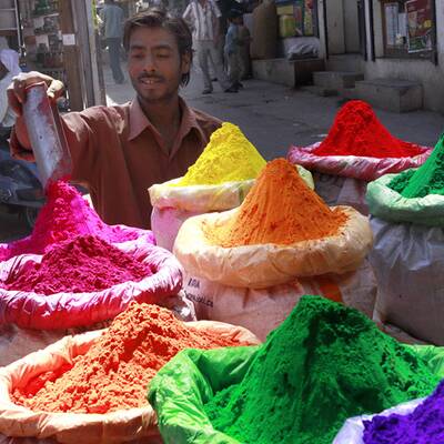 Buntes Treiben in Indien