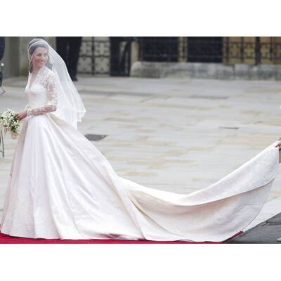 Herzogin von Cambridge: Kate in Traumkleid vor Traualtar