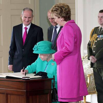 Elizabeth II. besucht die grüne Insel