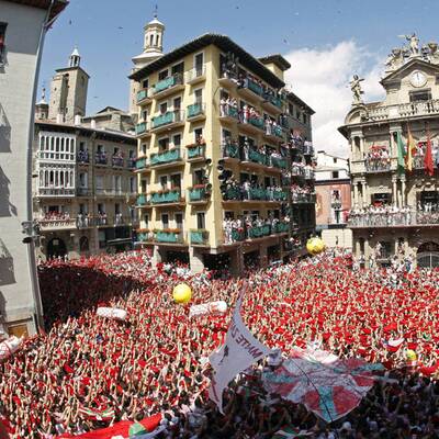 Die Stiere werden wieder durch die Stadt getrieben