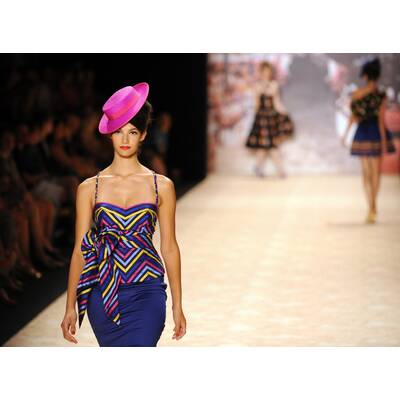 Lena Hoschek Show 2011