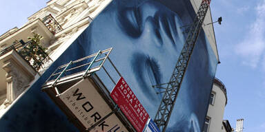 Helnwein zeigt in Wien sein Fresko für die Umwelt