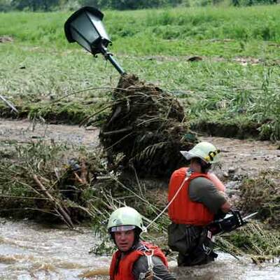 Hochwasser - Aufräumarbeiten
