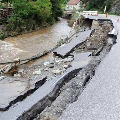 Hochwasser - Aufräumarbeiten