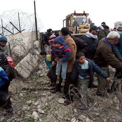 Palästinenser durchbrechen die ägyptische Grenze