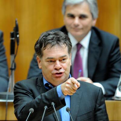 Hitzige Debatten im Parlament