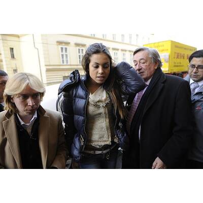 Ruby Rubacuori: Lugners Opernballgast landet in Wien-Schwechat