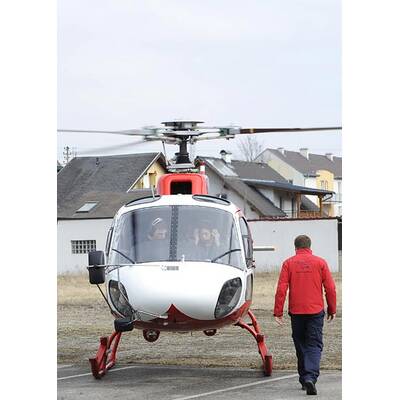 Ruby und Lugner flogen zum Lunch nach Kärnten