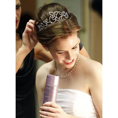 Opernball 2011: Backstage bei den Debütantinnen