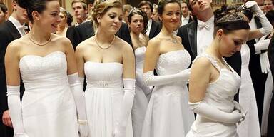 Opernball 2011: Backstage bei den Debütantinnen