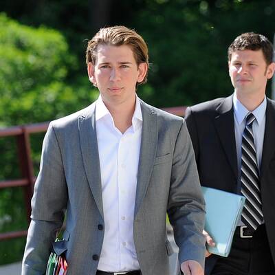 Erste Pressekonferenz Montagmittag