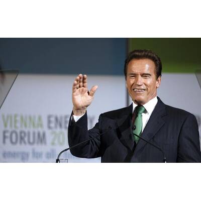Arnold Schwarzenegger in Wien gelandet
