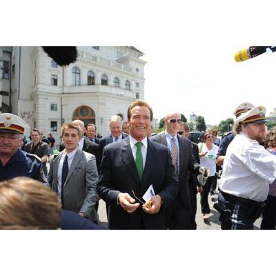 Arnold Schwarzenegger in Wien gelandet