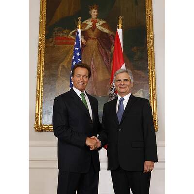 Arnold Schwarzenegger in Wien gelandet