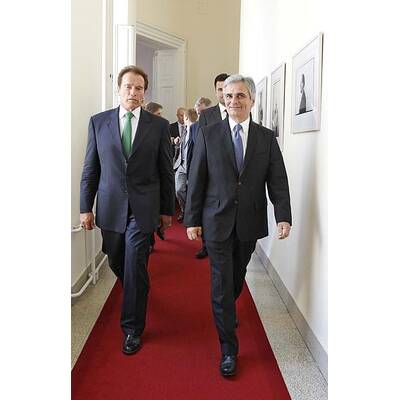 Arnold Schwarzenegger in Wien gelandet